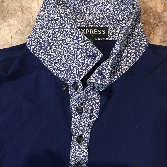 LIKE NEW Express shirt SIZE M - Picture 2 of 4